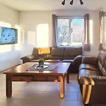 5 Person In Lonevag-by Traum * Lonevag