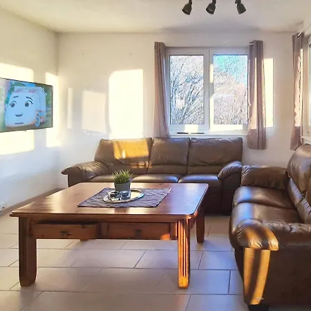 5 Person In Lonevag-by Traum * Lonevåg