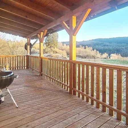 5 Person In Lonevag-by Traum