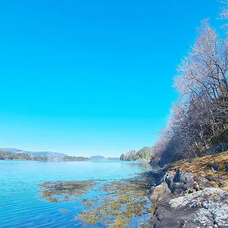 5 Person In Lonevag-by Traum * Lonevåg