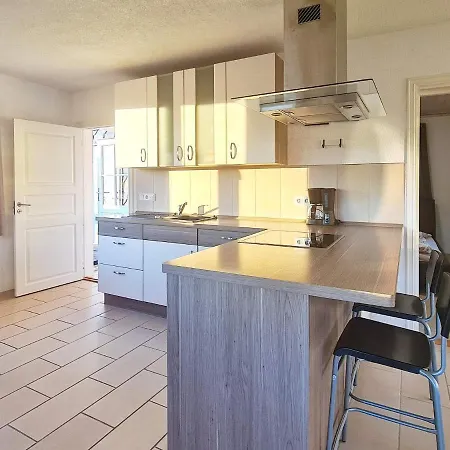 5 Person In Lonevag-by Traum * Lonevåg