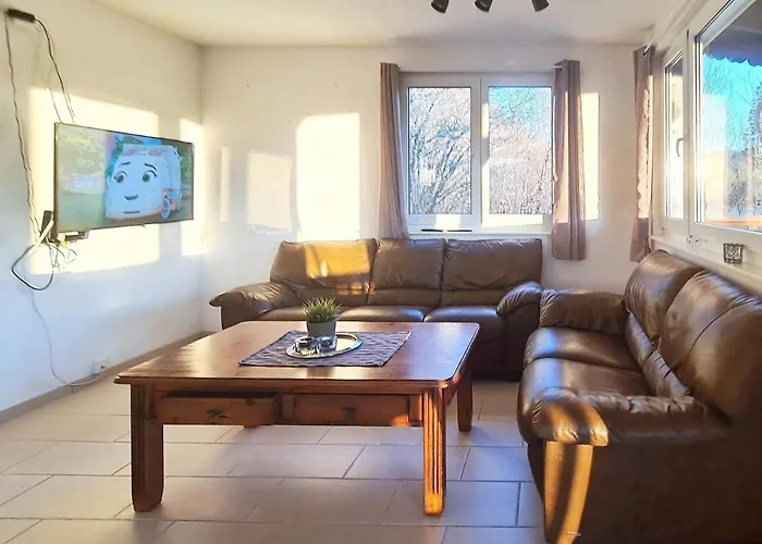 5 Person In Lonevag-by Traum * Lonevag