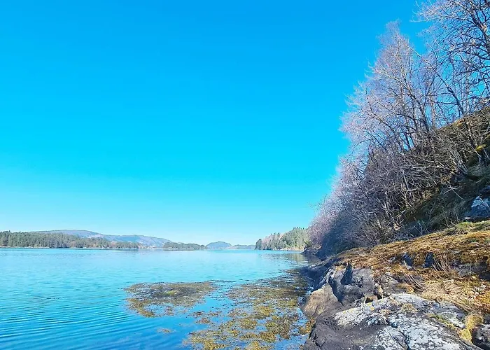 5 Person In Lonevag-by Traum * Lonevag