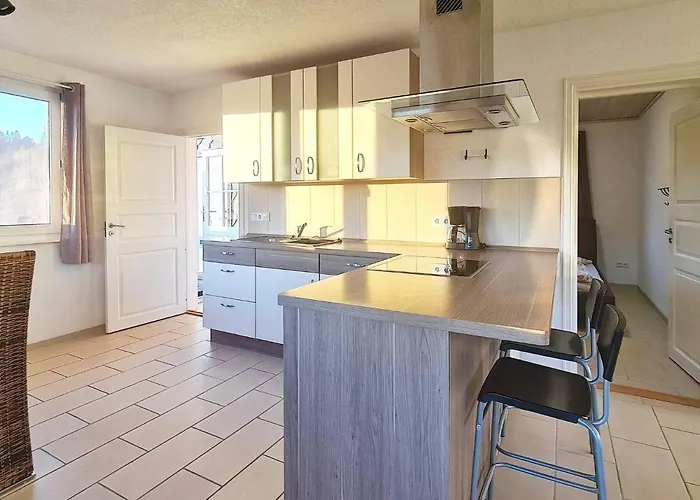 5 Person In Lonevag-by Traum * Lonevag